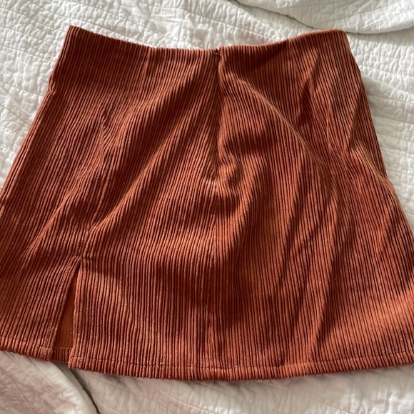 Corduroy mini skirt - Picture 2 of 3